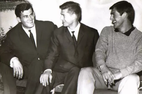 Nogometni bratje Milutinović iz beograjskega kluba Partizan. Z leve: Milorad, Milo&scaron; in Bora, januarja 2009. Slednjemu je uspelo nemogoče: popeljati Kitajce na svetovno prvenstvo. / Foto: Wikipedija