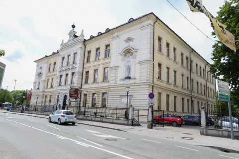 Dve diamantni na mednarodni maturi