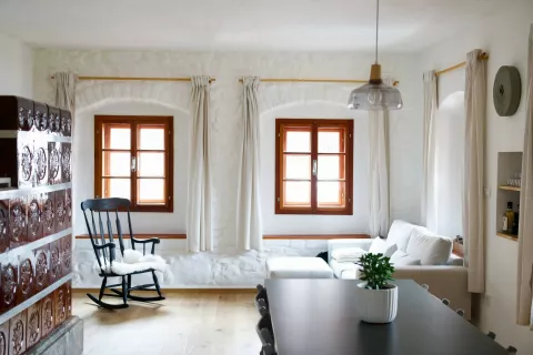 Delček notranjosti obnovljene domačije na kamni&scaron;kem Novem trgu, za katero je Jan &Scaron;imnovec prejel prestižno priznanje. / Foto: osebni arhiv