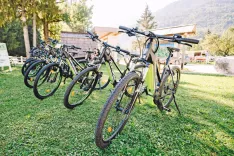 Gorsko električno kolo si lahko izposodite v Kampu &Scaron;pik in v sredi&scaron;ču Kranjske Gore v izposojevalnici Alp Adventures, za prihodnje leto pa načrtujejo &scaron;iritev izposojevalnih točk. / Foto: 