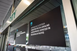 Prvo ministrstvo s sedežem izven Ljubljane