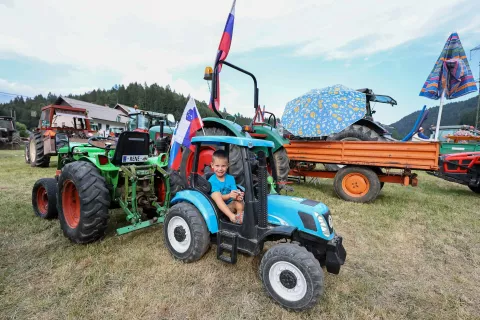6 Traktor zbor Račeva Žiri Bric Modrijan 4 letnik iz Žirov / Foto: Tina Dokl