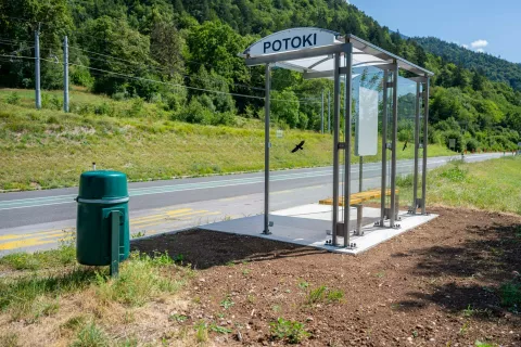 Nadstre&scaron;nico je zdaj postavila občina
