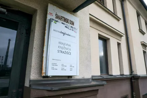 Straži&scaron;ko knjižnico bodo selili
