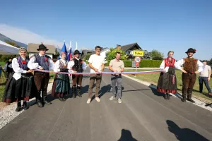 odprtje prenovljena cesta Suha Matjaž Rakovec župan občina Kranj in Ga&scaron;per Žbogar predsednik KS Suha Predoslje / Foto: Tina Dokl