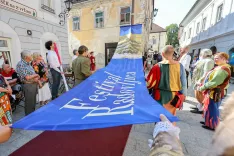dvig zastave zastava 44 festival Radovljica Člani DLSG in vsi nastopajoči / Foto: Tina Dokl