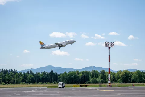 Začetek poletnih čarterskih letov iz letali&scaron;ča Jožeta Pučnika Ljubljana / Foto: Primož Pičulin