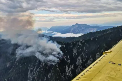 Območje požara na Srednjem Vrhu / Foto: Uprava RS za za&scaron;čito in e&scaron;evanje