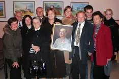 Teta Sonja se nahaja desno od Tom&scaron;etove slike / Foto: osebni arhiv Dragice Perne