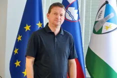 Postopke je treba pohitriti