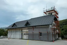 Jezerski gasilci obnavljajo dom