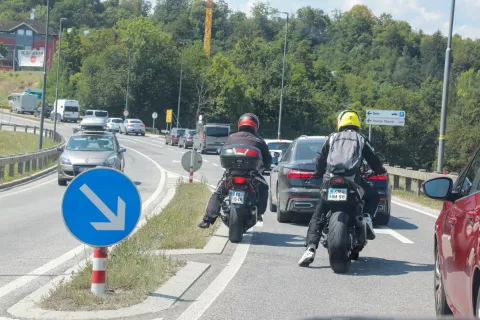 Gradnjo naj bi nadaljevali spomladi