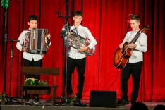 dobrodelni koncert za družino Benedičič Krapež, KD Kokrica glasbena skupina Gorski akord Izak Traven harmonika, Nik Ristič bariton, Bine Polajnar kitara / Foto: Tina Dokl