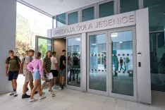 Prvi &scaron;olski dan Srednja &scaron;ola Jesenice v novo zgrajeni &scaron;oliSrednja &scaron;ola Jesenice 1. september 2026 / Foto: Nik Bertoncelj