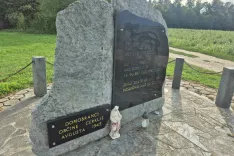 Po&scaron;kodovana spomenika na Spodnjem Brniku