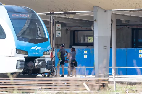 Namesto vlakov bodo vozili avtobusi