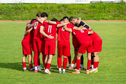 Nogometna tekma NK Jesenice proti NK Triglav Kranj2. SNL - Druga slovenska nogometna ligaJesenice nogometno igri&scaron;če Podmežakla, 18. avgust 2026 / Foto: Nik Bertoncelj