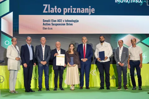 inovativna Slovenija 2026 podelitev inovacije Brdo pri Kranju na fotografiji Elan Smuči Elan ACE s tehnologijo Active Suspension Drive / Foto: Tina Dokl