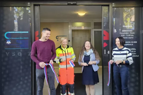 Kranj, poslovno-trgovski Center Gorenjska.Odprtje novih prostorov Zdravstvenega doma Kranj za patronazno sluzbo in za sluzbo za prevoze pacientov. / Foto: Tinkara Zupan/STA