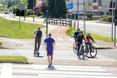 &Scaron;tevilo nesreč z e-skiroji vztrajno nara&scaron;ča