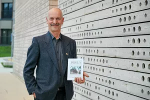 Tomaž Bregant avtor knjige Drgla knjižnica A.T. Linhart enota Bled Večer gorjanskih zgodb in ljudskega spomina / Foto: Tina Dokl