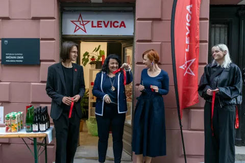 Nova poslanska pisarna