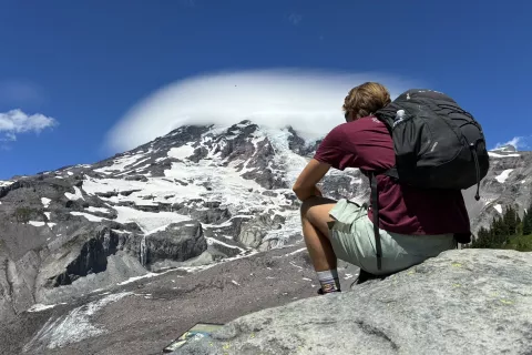 Vulkan, po katerem so poimenovali narodni park Mount Raineer. / Foto: Rok Logar