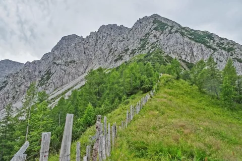 Pogled na Ljubeljsko babo z Dovjakovega sedla. / Foto: Jelena Justin