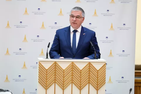 Lotrič ostaja predsednik