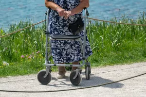 Simbolična fotografija upokojenci in starej&scaron;i / Foto: Nik Bertoncelj