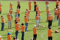 &Scaron;ola zdravja in njihova jutranja telovadba 1000 gibov ni namenjena le starej&scaron;im, pač pa vsem, tudi brezposelnim, ki jih &scaron;e posebej vabijo v svojo družbo. / Foto: 