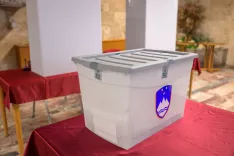 Gasovanje na enem zakonodajnem in treh posvetovalnih referendumih 2026 / Foto: Primož Pičulin