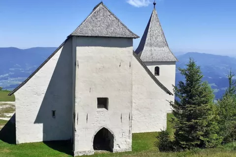 Cerkev Svete Ur&scaron;ule na Ur&scaron;lji gori / Foto: Koro&scaron;ka osrednja knjižnica Slovenj Gradec