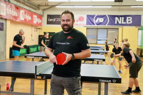 NTK B2 namizni tenis Kranj mladi igralci rekreativci upokojenci parkinsonovi bolniki in invalidi na fotografiji Miodrag Drljača / Foto: Tina Dokl