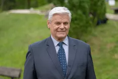 Za ravnovesje s turizmom