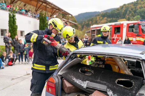 Predstavitev re&scaron;evalnih služb Železniki / Foto: Simon Benedičič