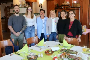 Luka Bergles, &Scaron;pela &Scaron;ega, Mojca Ažman, dr. Maja Kolar,Blanka Gra&scaron;ič in Kaja Beton / Foto: Alenka Brun / Foto: Alenka Brun