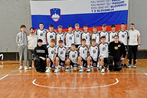 Člani slovenske floorball reprezentance U17 / Foto: Tja&scaron;a Vidrgar