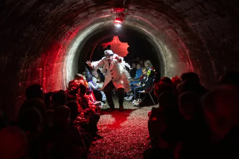 Noč čarovnic za otroke v Rovih pod starim Kranjem 2026 / Foto: Primož Pičulin
