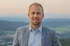 Jankovec za enakomeren razvoj