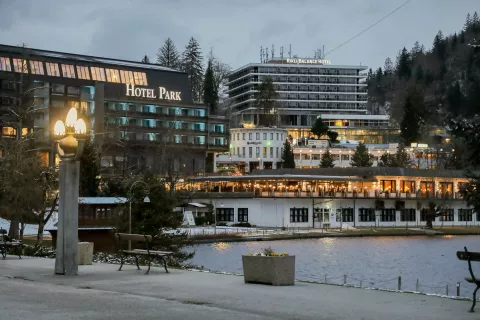 Bled naj bi postal eden najbolj svetlobno onesnaženih krajev v Evropi. / Foto: Tina Dokl