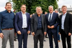 Tajnik Slovenske športne zveze Celovec Marko Loibnegger, minister za Slovence v zamejstvu in po svetu Matej Arčon, predsednik Slovenske športne zveze Marjan Velik, deželni glavar dr. Peter Kaiser in deželni športni direktor Arno Arthofer (od leve) na proslavi Slovenske športne zveze. / Foto: Novice Celovec