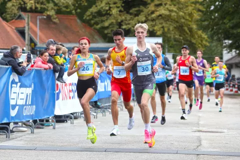 8. tek za Kranj krančkov otroški tek oktober 2024 stadion Stanka Mlakarja občina Kranj rekreativni tekači dobrodelni memorial zavod Vincenca Drakslerja DP 5 km / Foto: Gorazd Kavčič