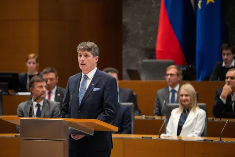 Ljubljana, Drzavni zbor.Prisega ministrov po izredni seji DZ.Novi obrambni minister Borut Sajovic. / Foto: Boštjan Podlogar/sta