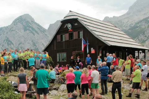 Češka koča na Spodnjih Ravneh, naj visokogorska planinska koča 2024 (foto Manca Ogrin) / Foto: Manca Ogrin