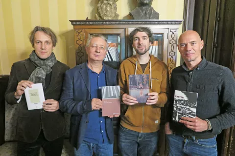 Nominirani avtorji pesniških zbirk za Jenkovo nagrado: (od leve) Robert Simonišek, Ivan Dobnik, Denis Škofič in Borja Bolčina (manjkata Miljana Cunta in Aleš Berger). / Foto: Igor Kavčič