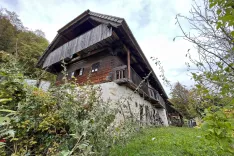 Na Budnarjevi domačiji potekajo obnovitvena dela, občina pa si želi najti tudi novega upravljavca objekta. / Foto: Aleš Senožetnik