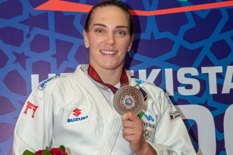 Anka Pogačnik se je razveselila nove medalje na velikih tekmovanjih. / Foto: Facebook Judo Zveze Slovenije