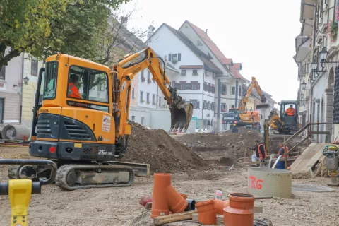 infrastruktura mestni trg obnova Škofja loka / Foto: Tina Dokl