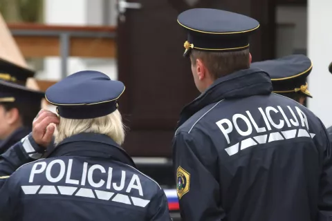 policija policijski sindikat pravice policista policistke napis uniforma zahteve stavka / Foto: Gorazd Kavčič